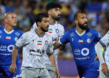 استقلال در سیرجان برابر گل گهر متوقف شد