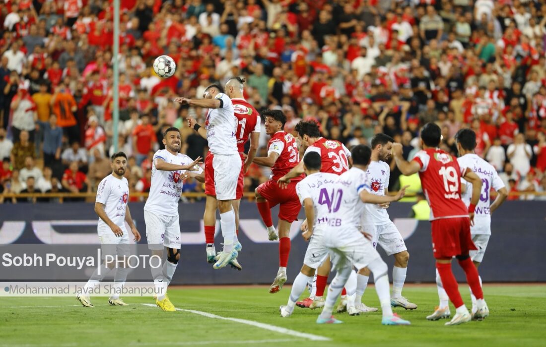 لیگ برتر فوتبال – دیدار تیم های پرسپولیس و هوادار دراستادیوم آزادی