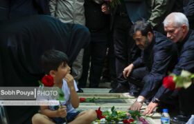 حضور وزیر ورزش و جوانان و اعضای جامعه ورزش و جوانان بر سر مزار شهدای جنایت رژیم صهیونی