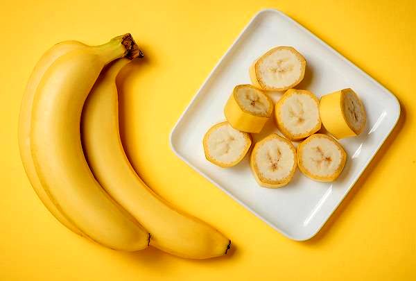 با این ۴ خوراکی طبیعی به جنگ تهوع بروید!