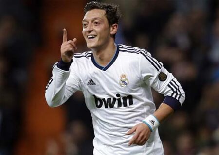 مسوت اوزیل رسما وارد دنیای سیاست شد؛ ستاره سابق آلمان در حزب اردوغان!