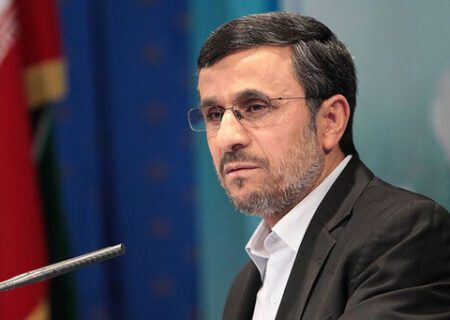 واکنش احمدی‌نژاد به درگذشت پاپ: ستایش از “رویکرد تعاملی” با رهبران ادیان
