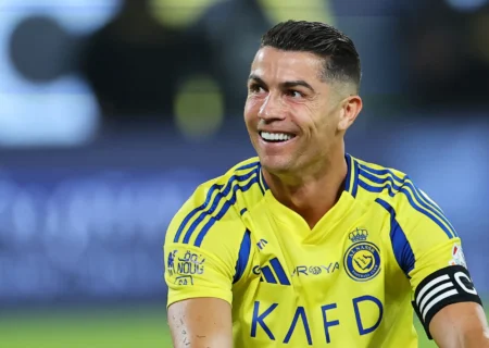 تبریک عید فطر به سبک رونالدو؛ فوق‌ستاره النصر با لباس عربی