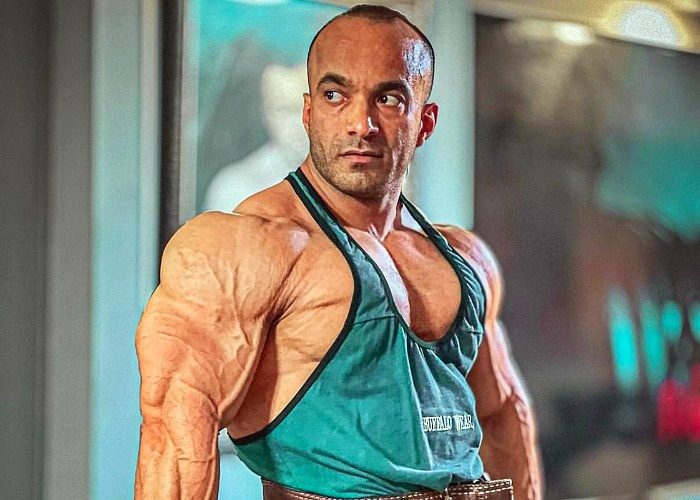 مرگ فرامرز عزیزی پس از خط خوردن جنجالی؛ آیا قهرمان قربانی رأی کمیته فنی شد؟