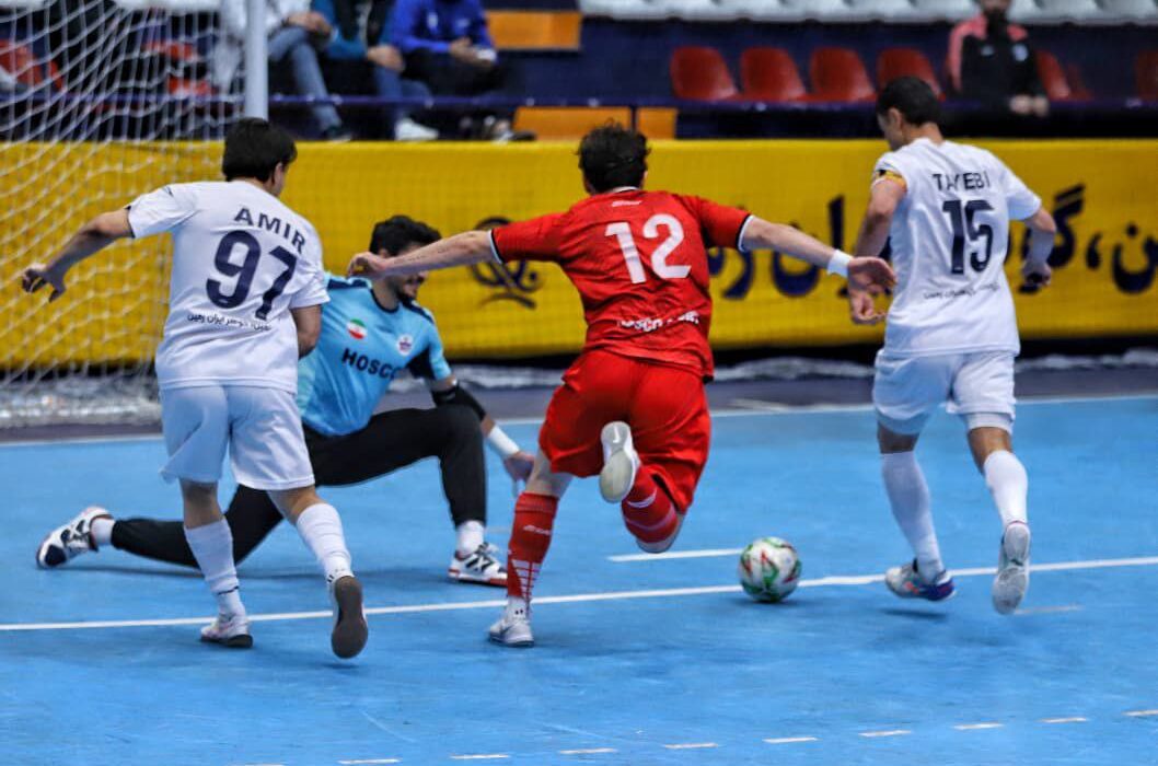 سقوط به رده دوم گیتی‌پسند در دربی اصفهان/ مس سونگون با تکیهبر صدر جدول به تعطیلات رفت