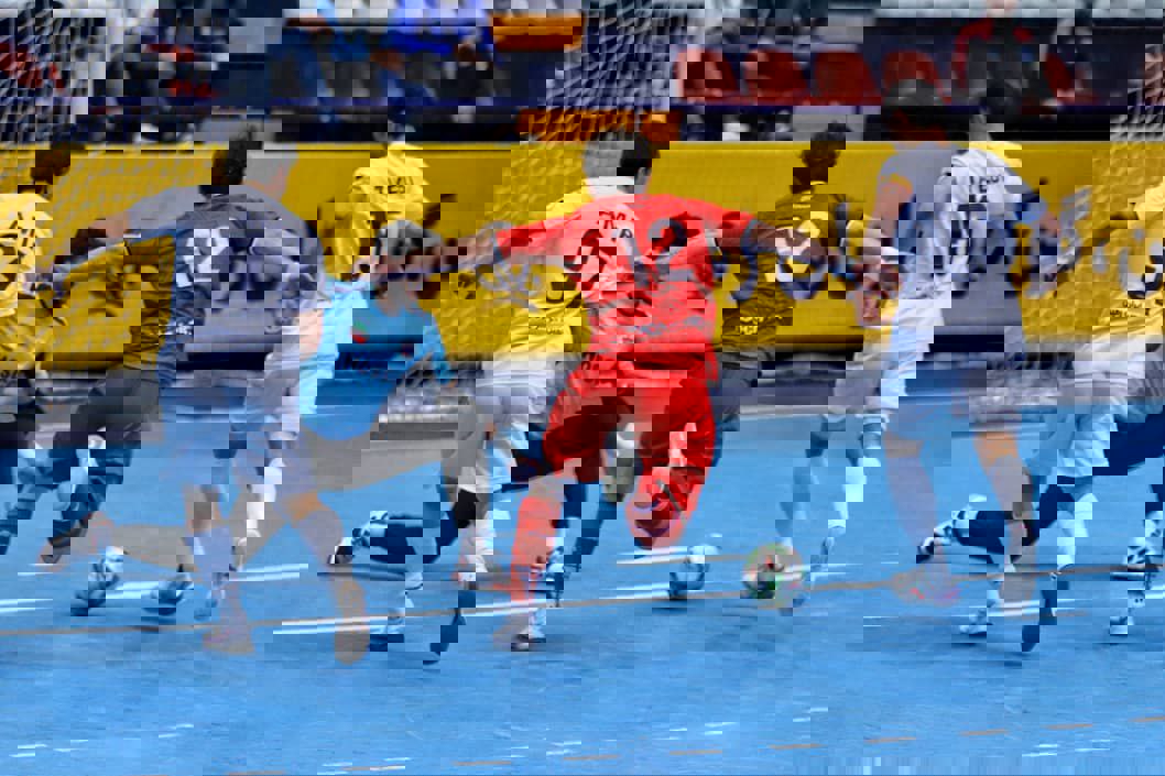 سقوط به رده دوم گیتی‌پسند در دربی اصفهان/ مس سونگون با تکیهبر صدر جدول به تعطیلات رفت