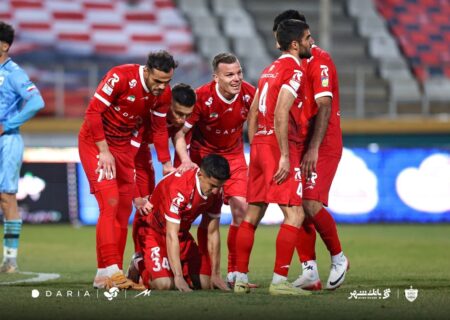 پرسپولیس از سد ۱۰ نفره چادرملو گذشت؛ هدیه ۳ امتیازی «محمودی» در شب سخت پایتخت