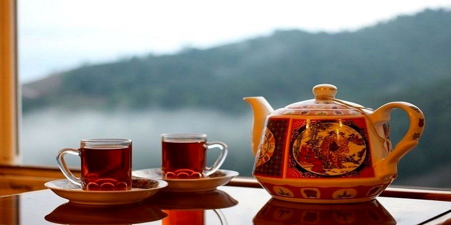 در گرمای تابستان چای بخوریم یا نه؟ پاسخ علمی به یک باور قدیمی